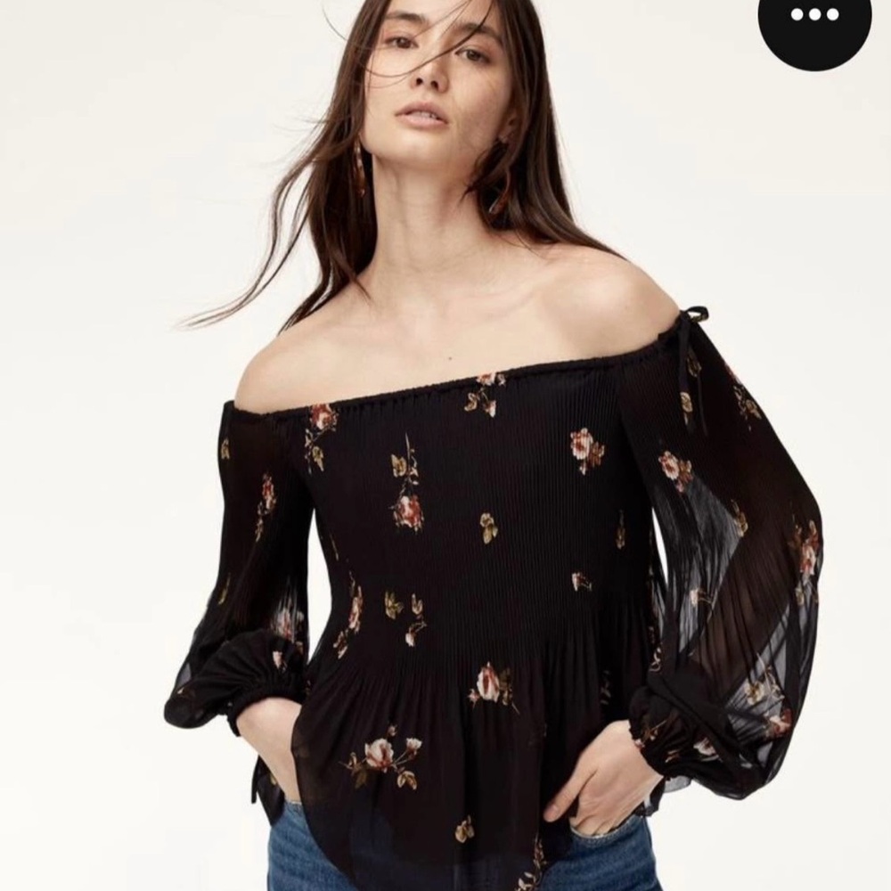 BNWT Aritzia Wilfred Talence Blouse - off the shoulder blouse